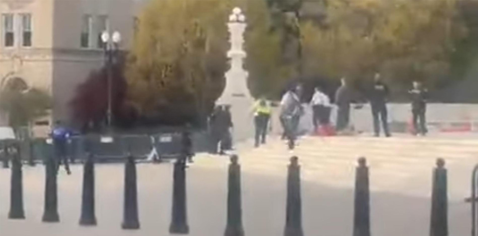 ΗΠΑ: Ένας άνδρας αυτοπυρπολήθηκε μπροστά από το Ανώτατο Δικαστήριο (video)