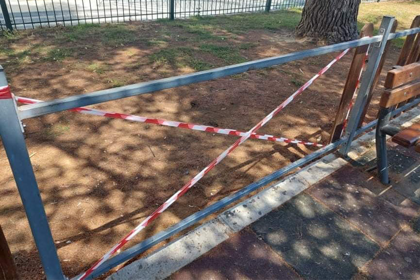 vandalismos paidiki xara 3