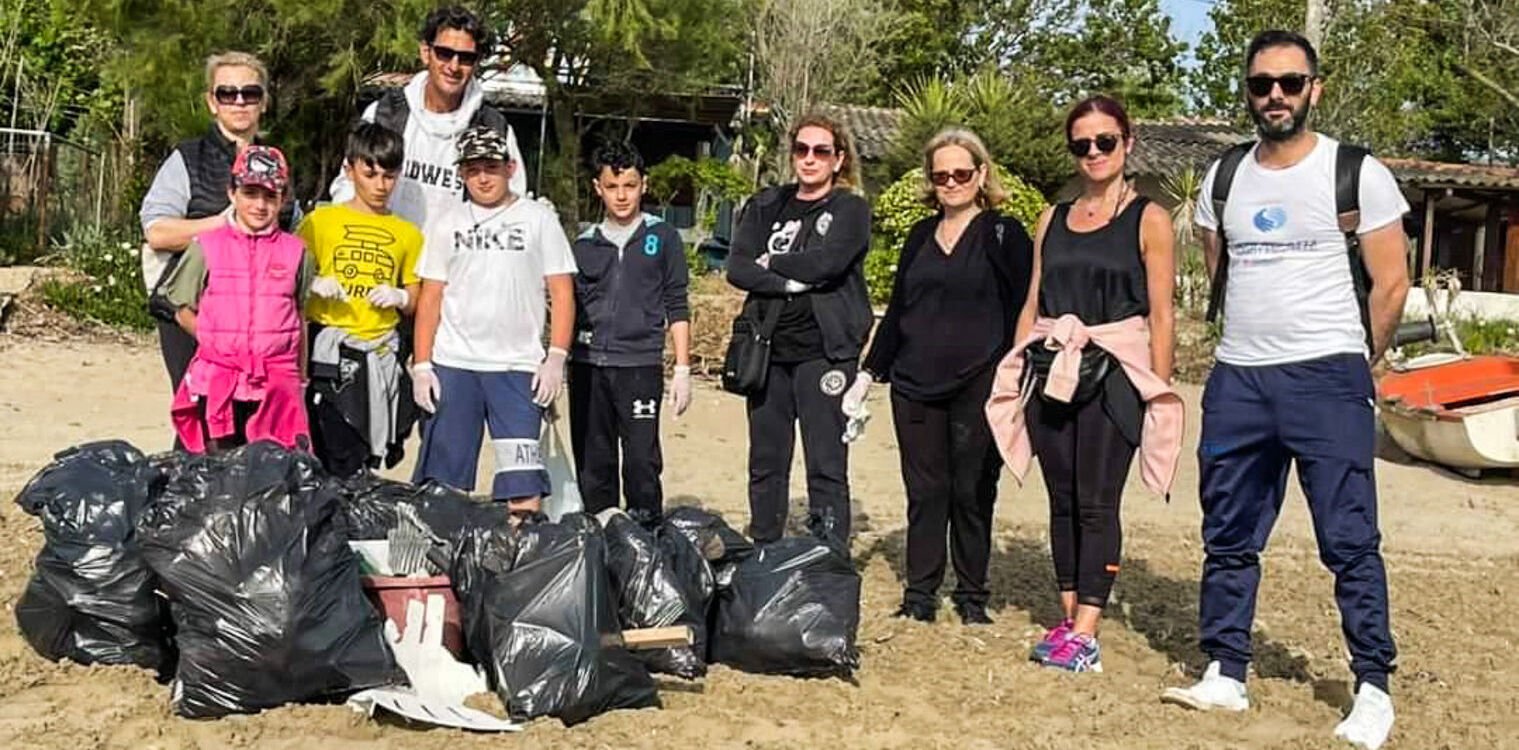 Δουνέικα: Καθάρισαν την παραλία της Αγ. Μαρίνας