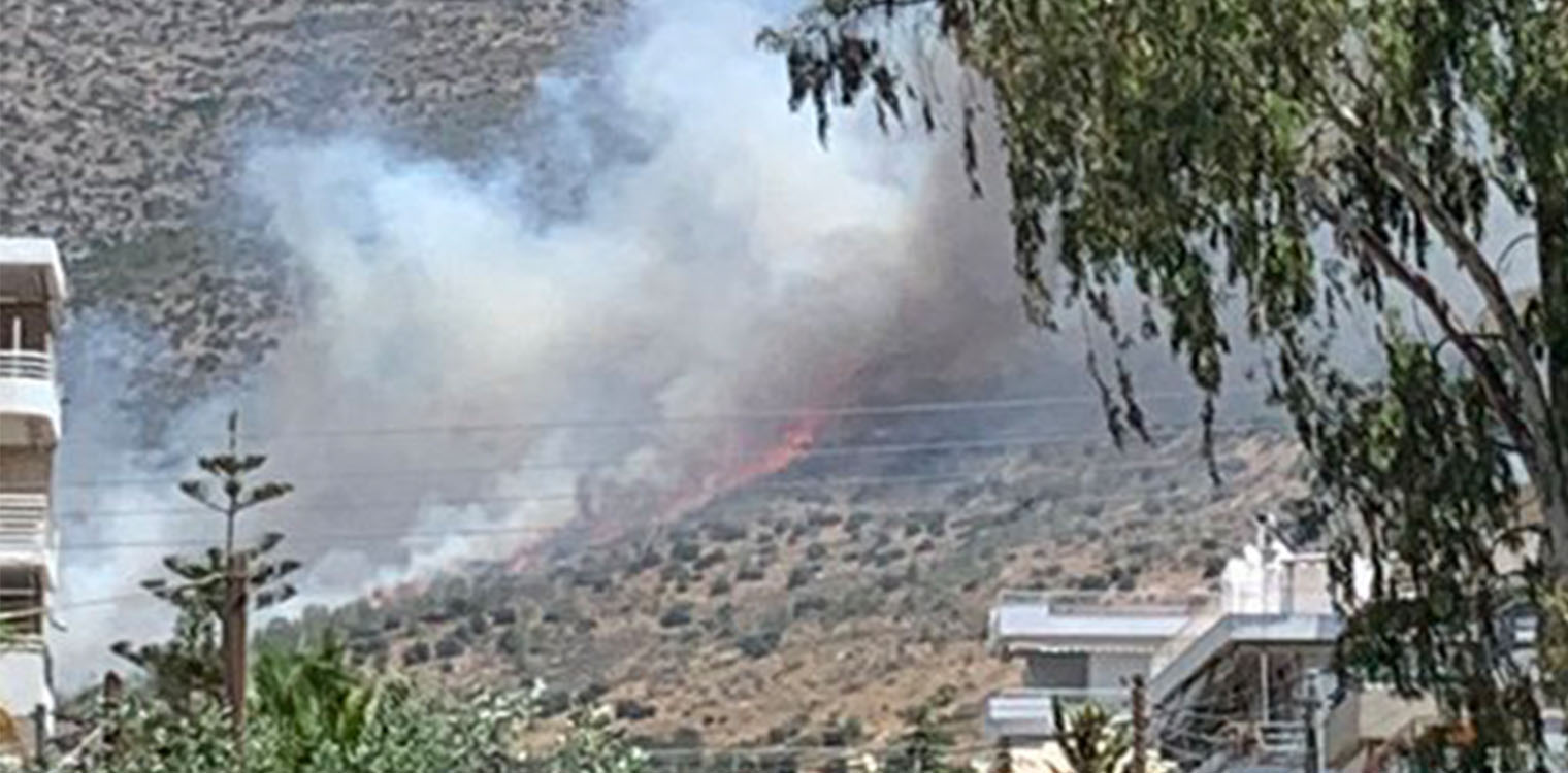 Φωτιά τώρα στη Γλυφάδα - Κινητοποίηση και εναέριων δυνάμεων