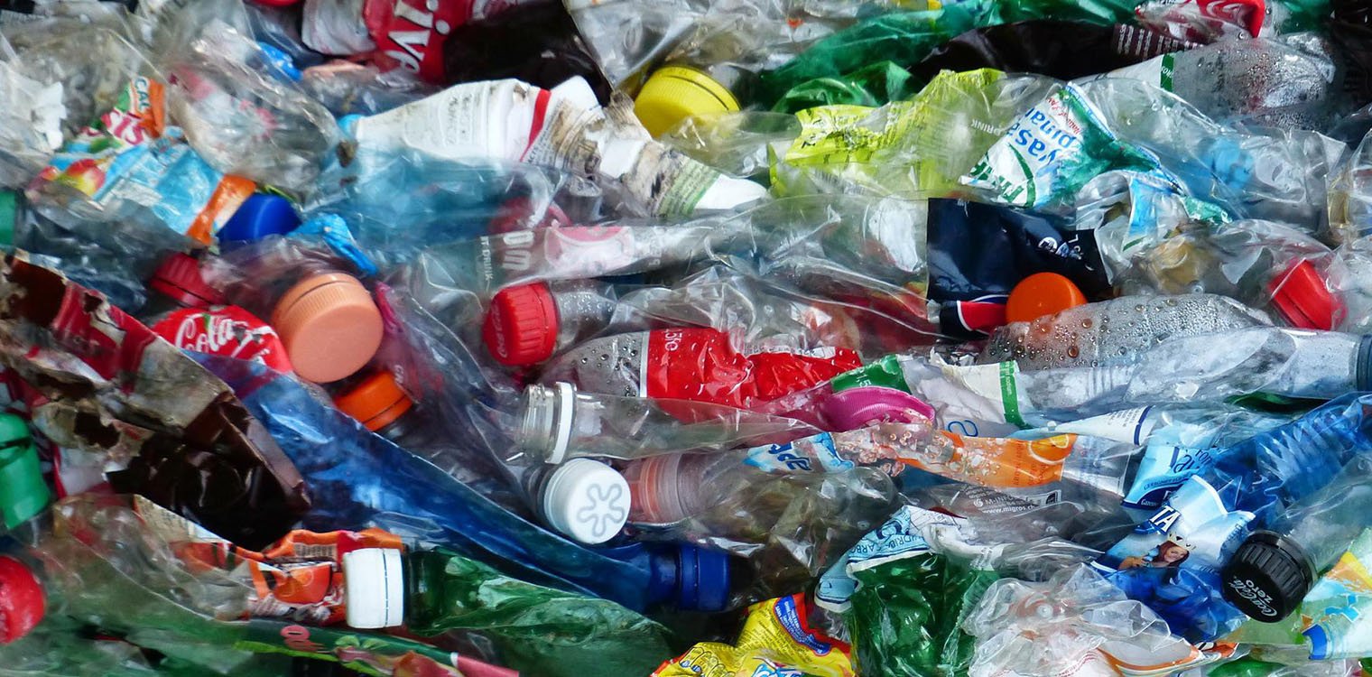 Ινδία: Απαγόρευσε τα πλαστικά μίας χρήσης για να αντιμετωπίσει τον μεγάλο όγκο απορριμμάτων που καταλήγουν στα ποτάμια
