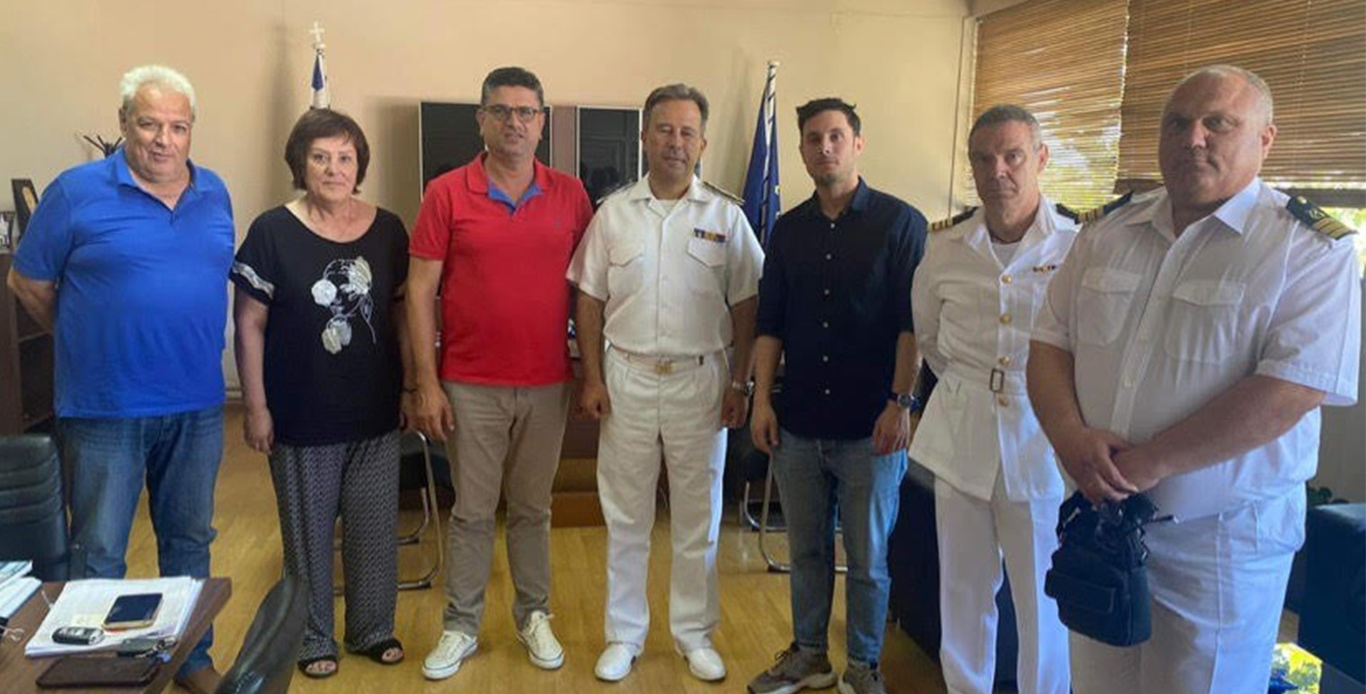 Επίσκεψη Διοικητή στον Δήμαρχο Ανδραβίδας-Κυλλήνης - Σε αγαστή συνεργασία με την Περιφερειακή Διοίκηση του Λιμενικού Σώματος