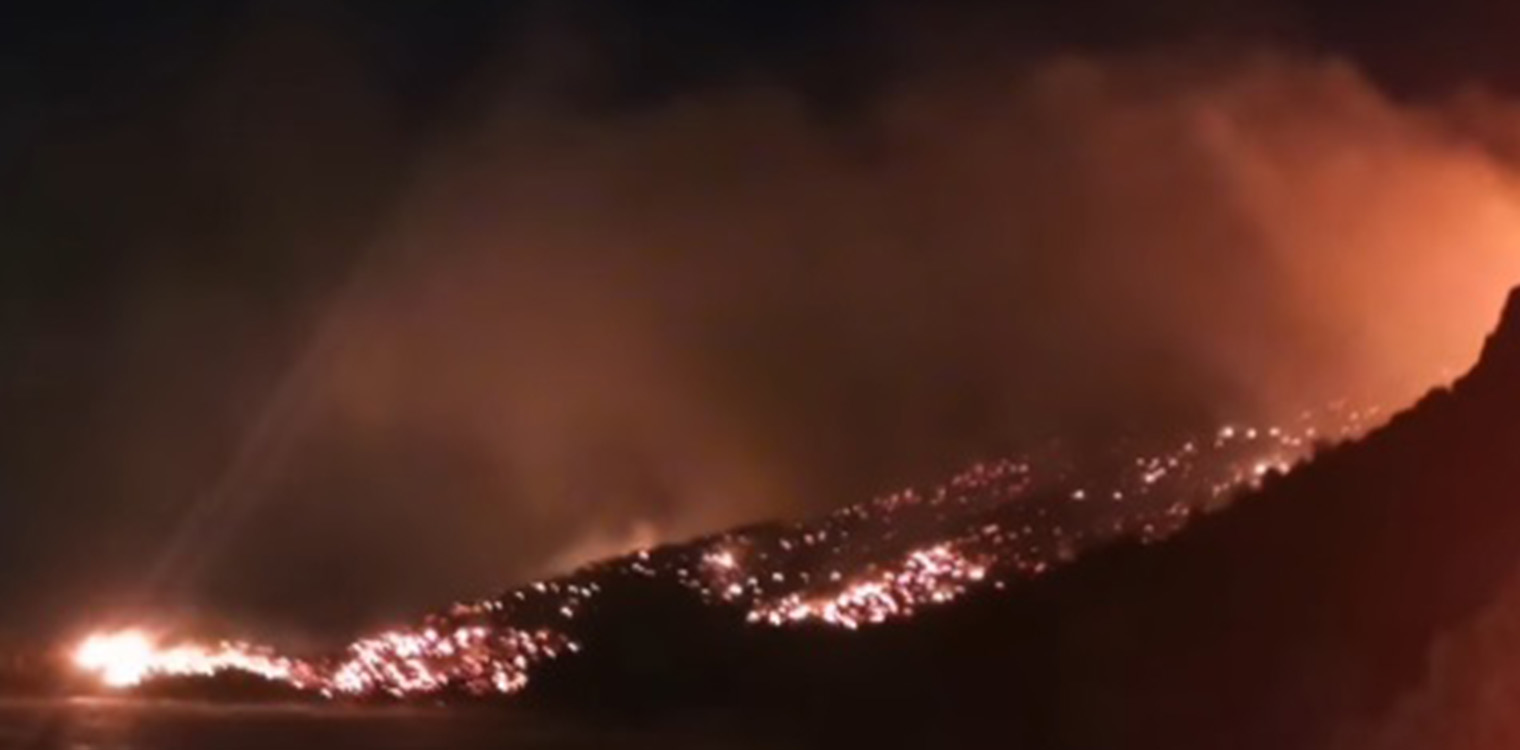 Καλύτερη η εικόνα της φωτιάς στη Σάμο - Απρόσιτο το σημείο που ξέσπασε η πυρκαγιά