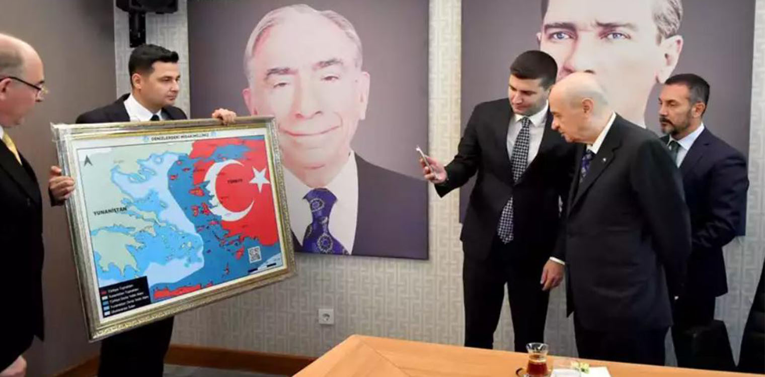 Προκλήσεις δίχως τέλος από Τουρκία: Μετά τους λεονταρισμούς Ακάρ, χάρτης με Αιγαίο και Κρήτη υπό τουρκική κατοχή στα χέρια του Μπαχτσελί