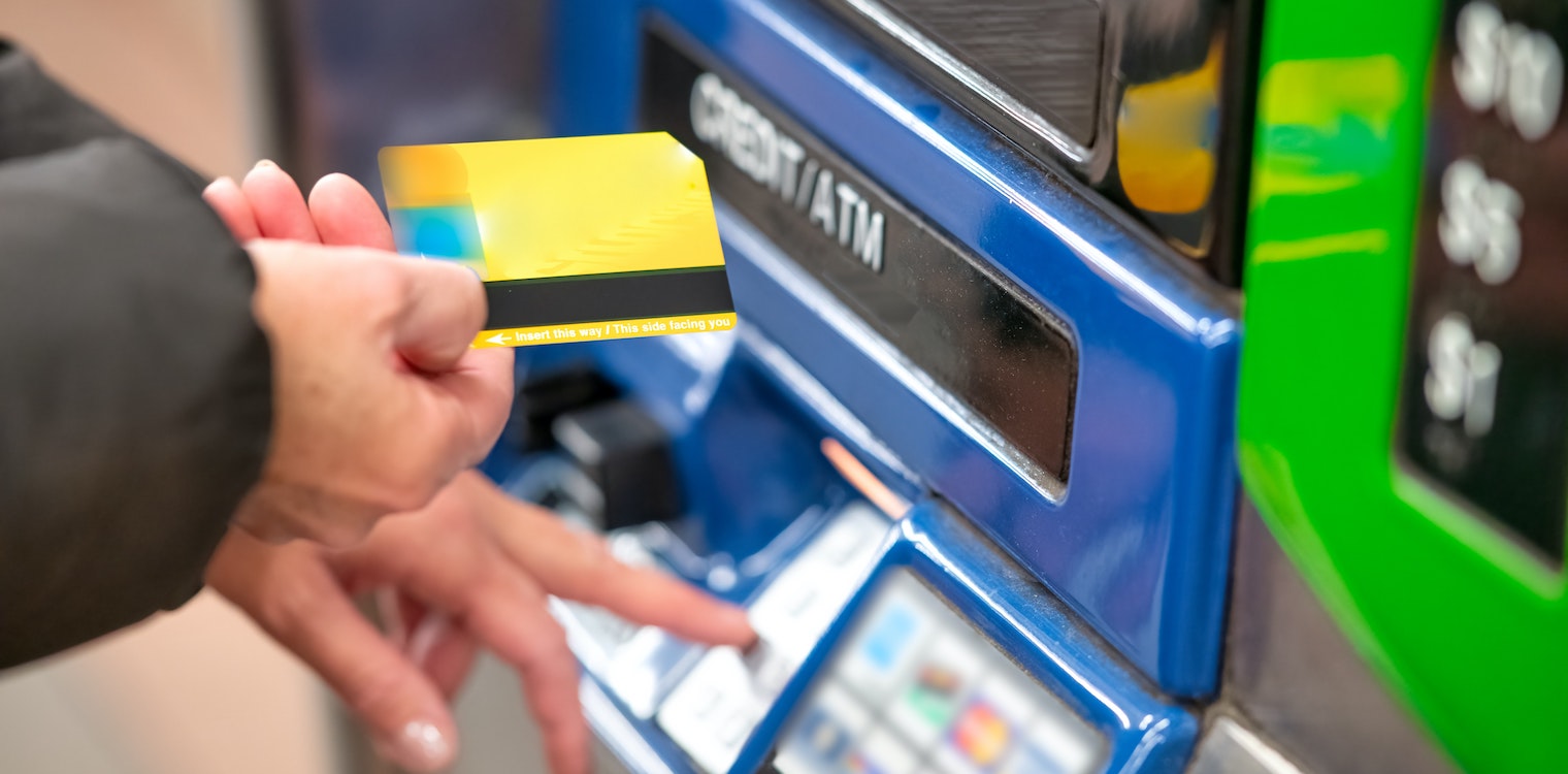 Ηλεία: Έκλεψαν τραπεζικές κάρτες από σουίτα ξενοδοχείου και έκαναν τα ψώνια τους