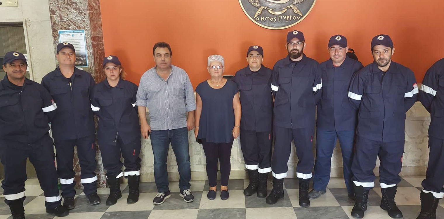 Δήμος Πύργου: Παρέλαβε αντιπυρικές στολές της Πολιτικής Προστασίας δωρεά του εφοπλιστή Αθανάσιου Μαρτίνου