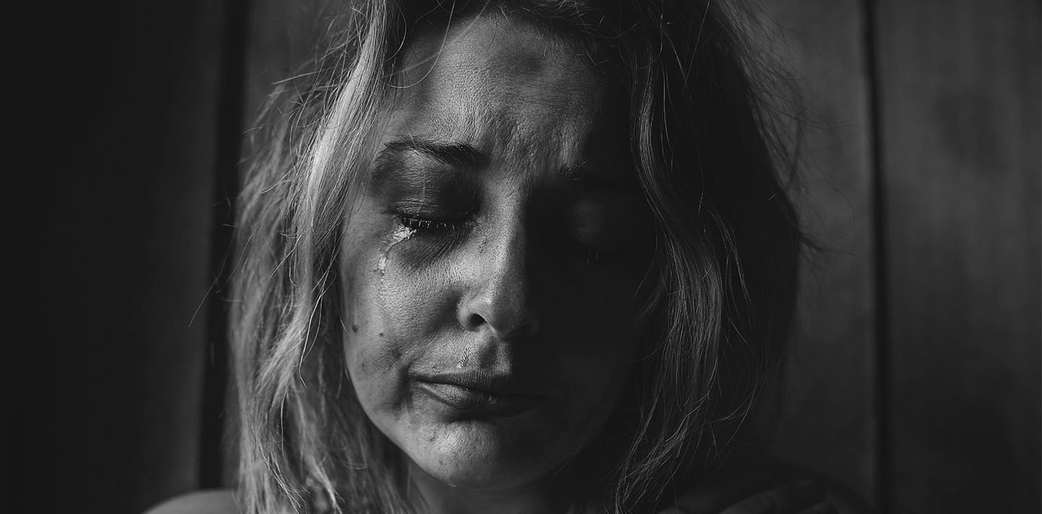 Κατάθλιψη: Σκέψεις και συμπεριφορές που μαρτυρούν ότι νοσείτε