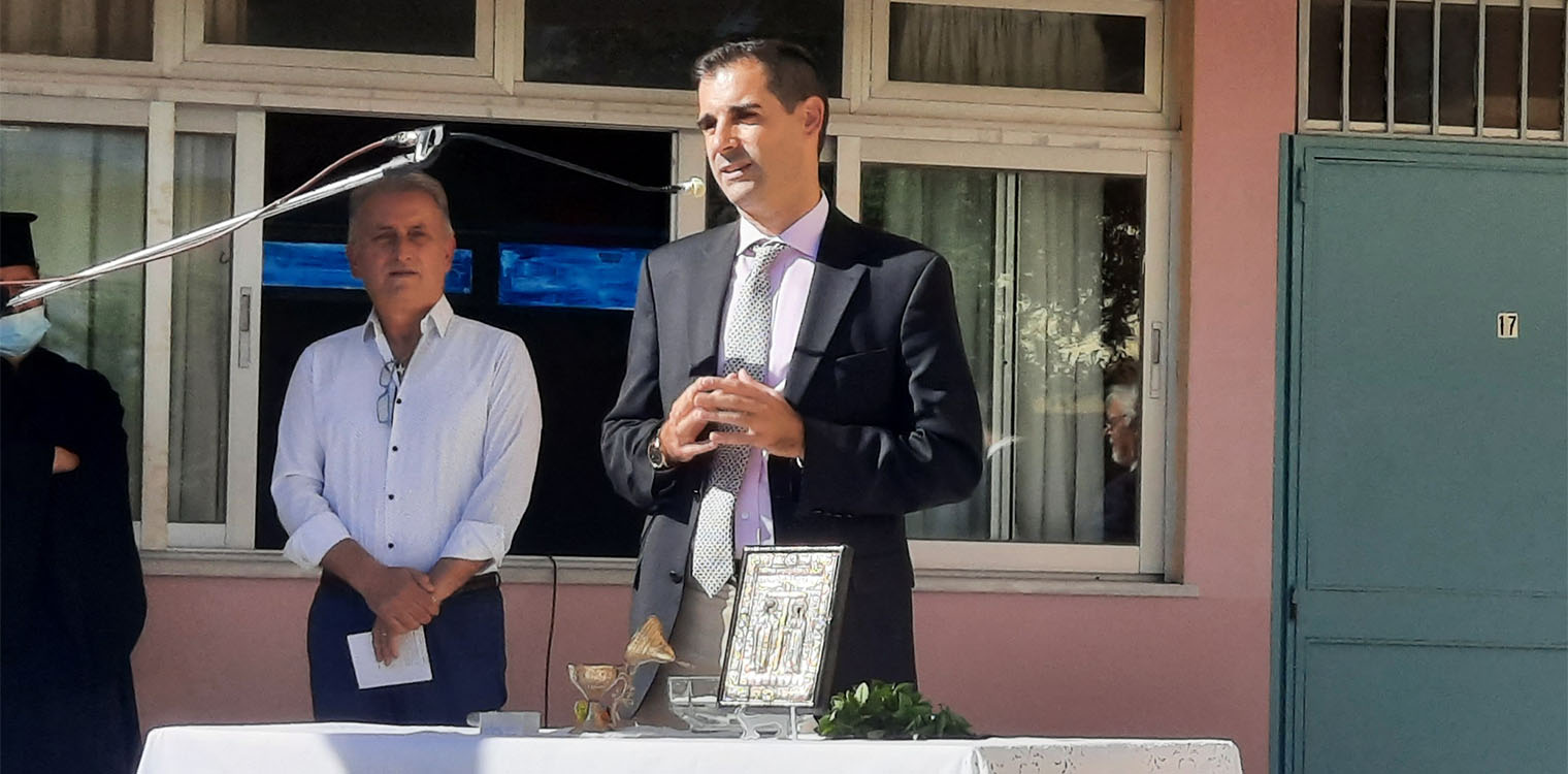 Στον Αγιασμό του 2ου ΓΕΛ Πύργου και του 7ου Δημ. Σχολείου Πύργου, ο Αντιπεριφερειάρχης Π.Ε Ηλείας Β.Γιαννόπουλος
