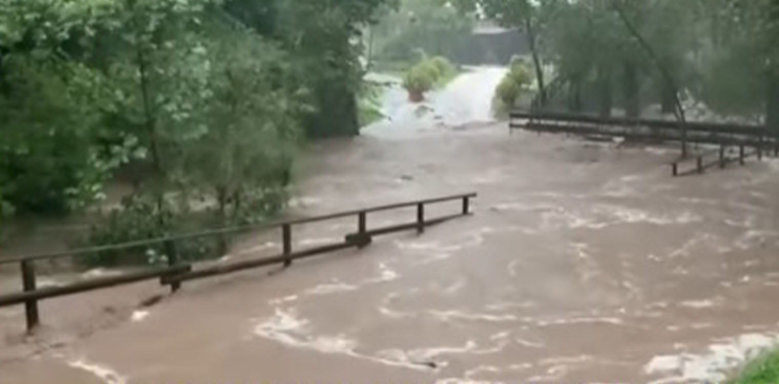 Ιταλία: Καταστροφικές πλημμύρες από ισχυρές βροχοπτώσεις - Αναφορές για νεκρούς που παρασύρθηκαν στη λάσπη