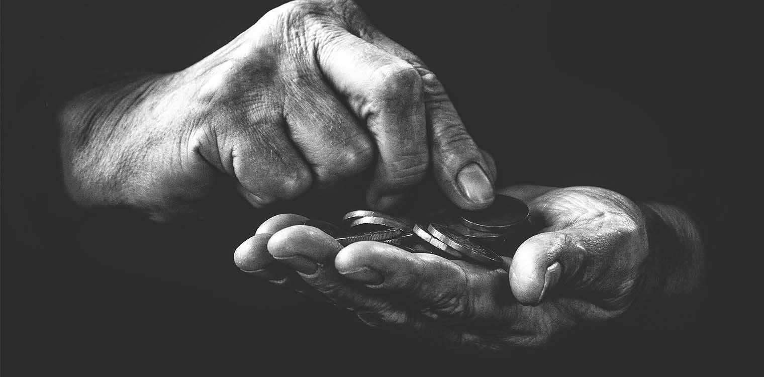 Eurostat: Κίνδυνο φτώχειας αντιμετωπίζει 1 στους 5 Ευρωπαίους - Σε ποια θέση βρίσκεται η Ελλάδα