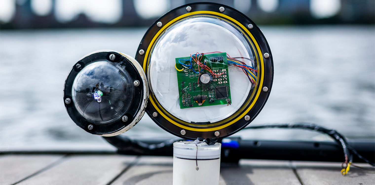 Δημιουργήθηκε από το ΜΙΤ η πρώτη ασύρματη υποθαλάσσια κάμερα χωρίς μπαταρίες, με ενέργεια από ηχητικά κύματα μέσα στο νερό