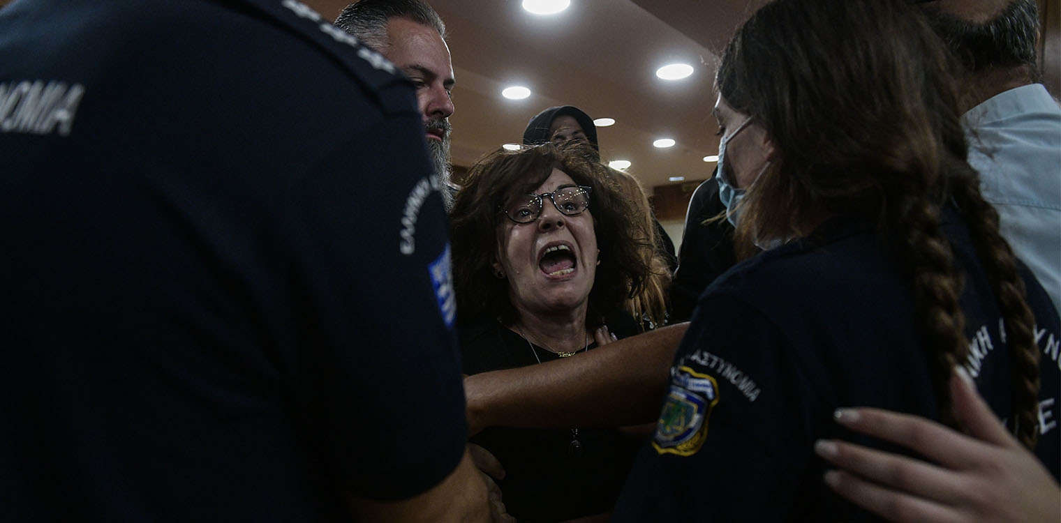 Δίκη Χρυσής Αυγής: Μεγάλη ένταση με υποστηρικτές Λαγού και Κασιδιάρη - Μαζέψτε τους φώναζε η Μάγδα Φύσσα