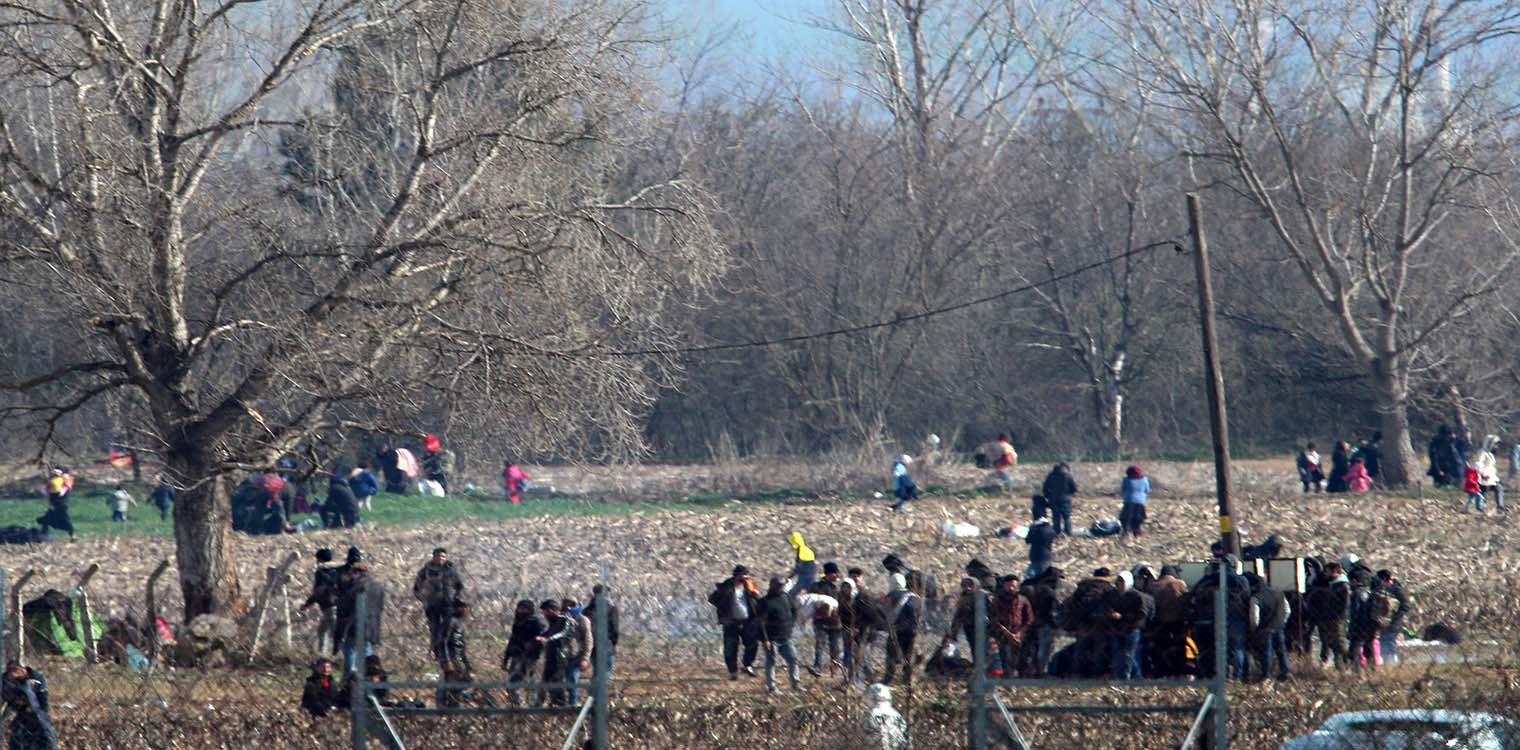 Άλλαξαν τροπάρι οι Τούρκοι στον Έβρο; Αναφορές ότι στρατολογούν Σέρβους διακινητές μεταναστών για να μην κινούν υποψίες