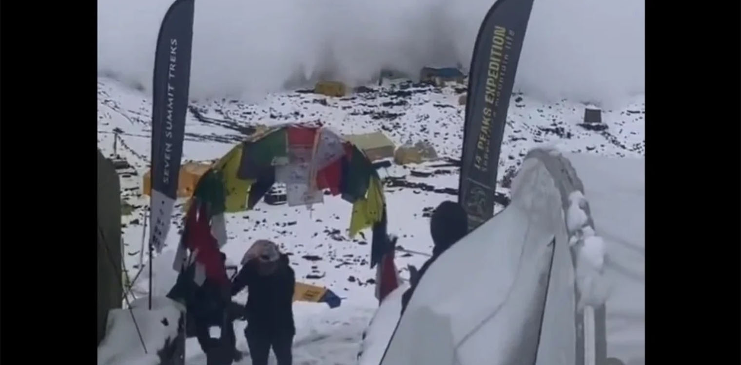 Τραγωδία στα Ιμαλάια: 26 νεκροί ορειβάτες από χιονοστιβάδα (video)