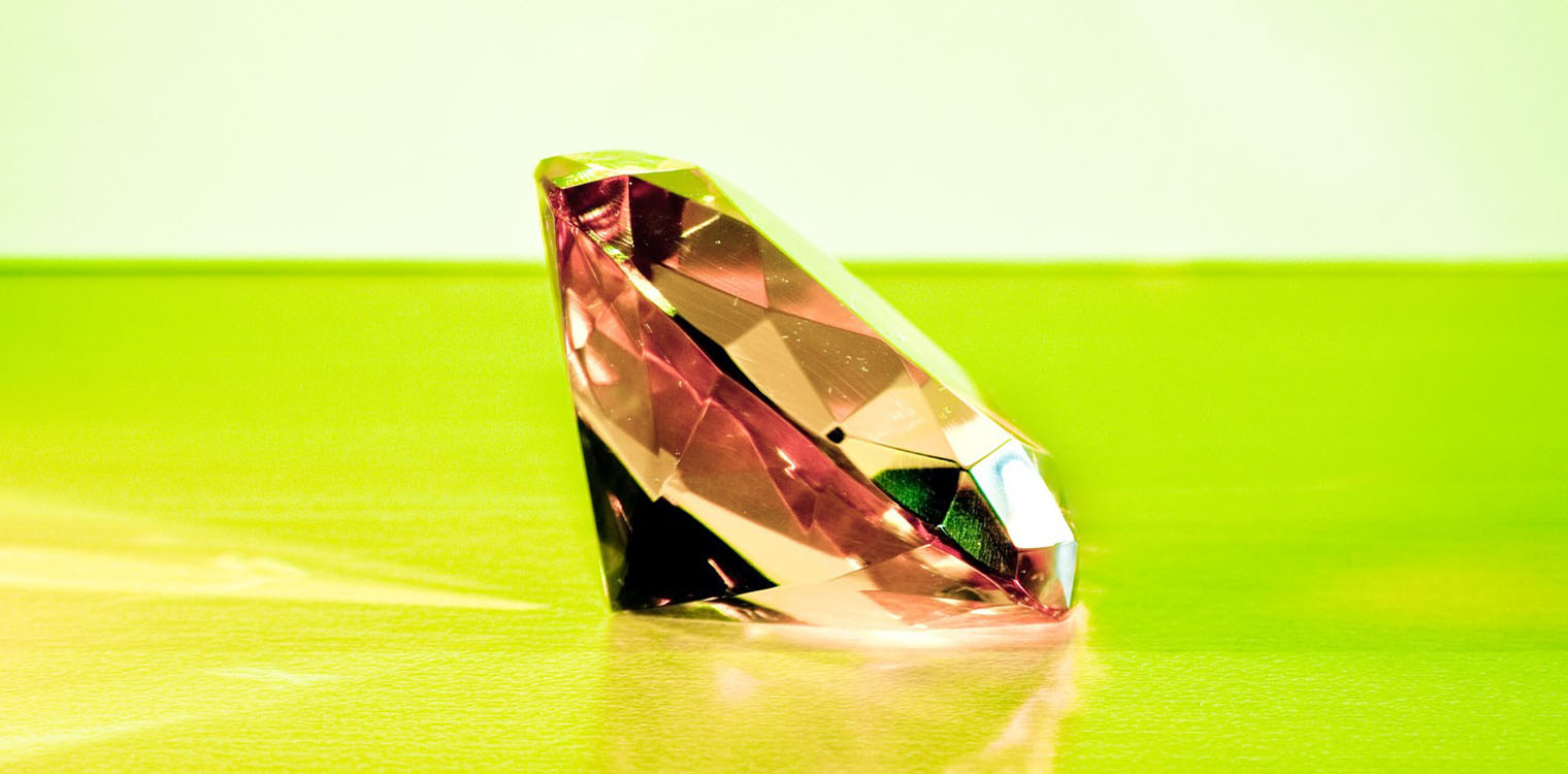 Sotheby’s: Το σπάνιο ροζ διαμάντι «Williamson Pink Star» πουλήθηκε για 57,7 εκατ. δολάρια