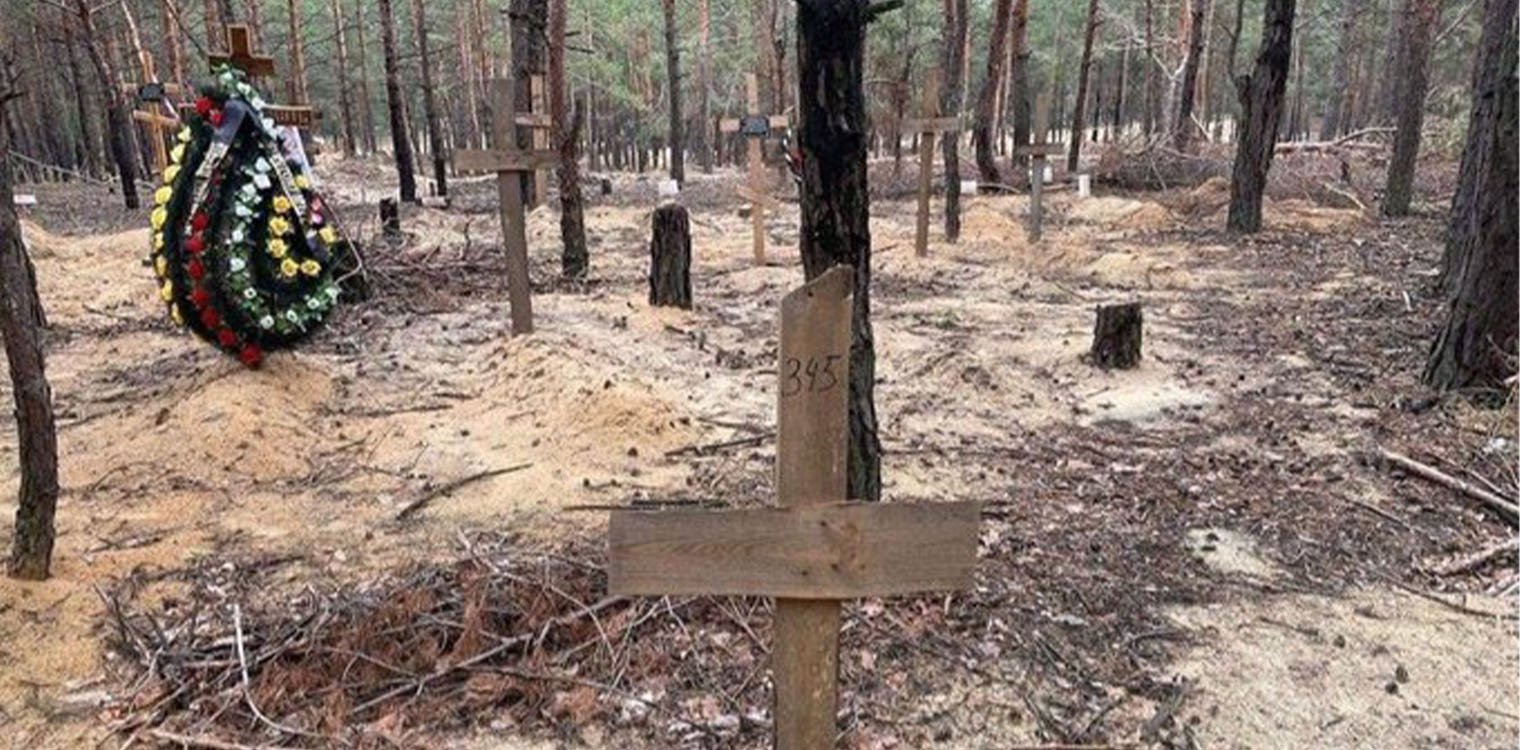Πόλεμος στην Ουκρανία: «Βρήκαμε και άλλα θαμμένα πτώματα αμάχων με σημάδια βίαιου θανάτου»