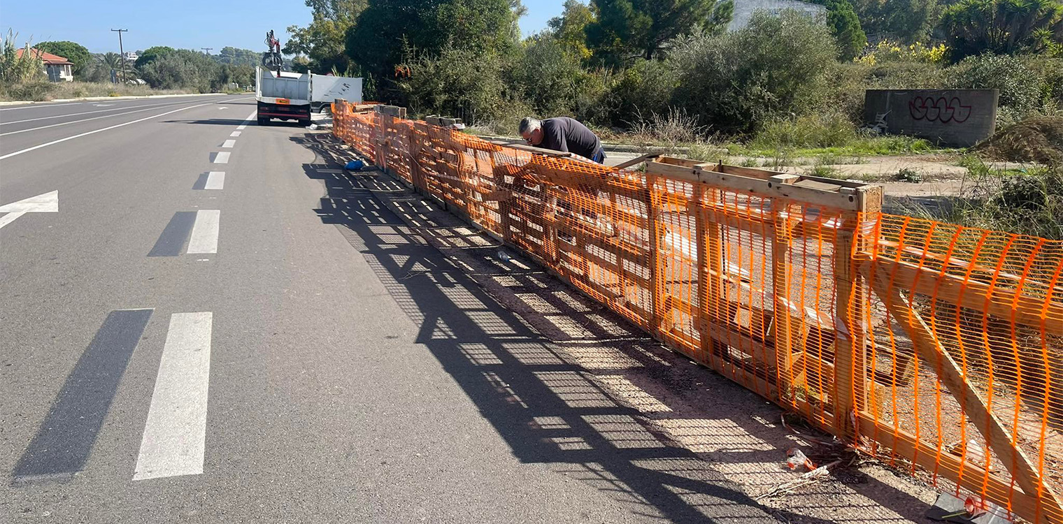 Δήμος Πύργου: Αποκλεισμός της εισόδου του πρώην εργοστασίου «Κεράμικα» για αποφυγή ρίψης απορριμμάτων και μπαζών