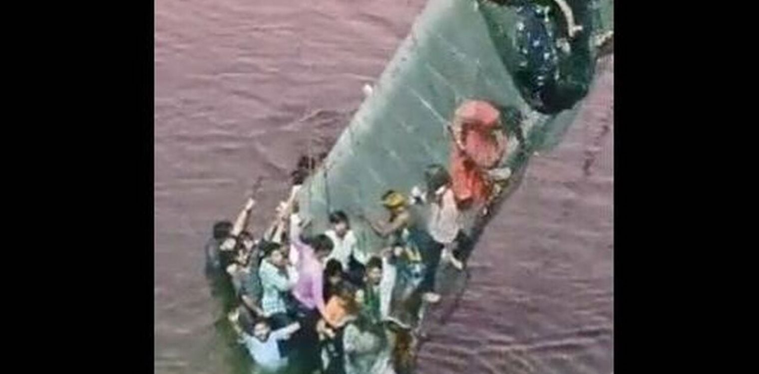 Τραγωδία στην Ινδία: Δεκάδες νεκροί από την κατάρρευση γέφυρας