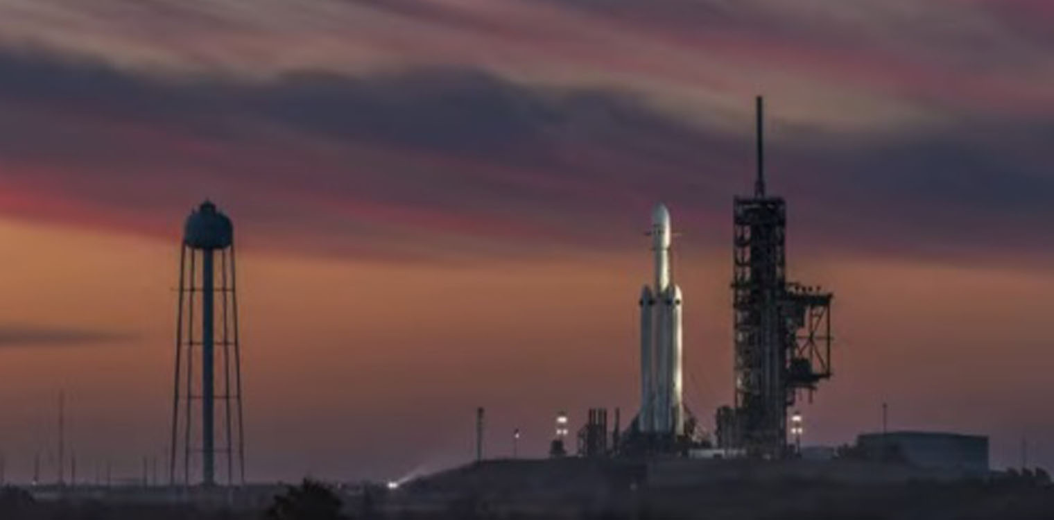 SpaceX: Εκτόξευσε τον πανίσχυρο πύραυλο Falcon Heavy για πρώτη φορά μετά το 2019 (video)