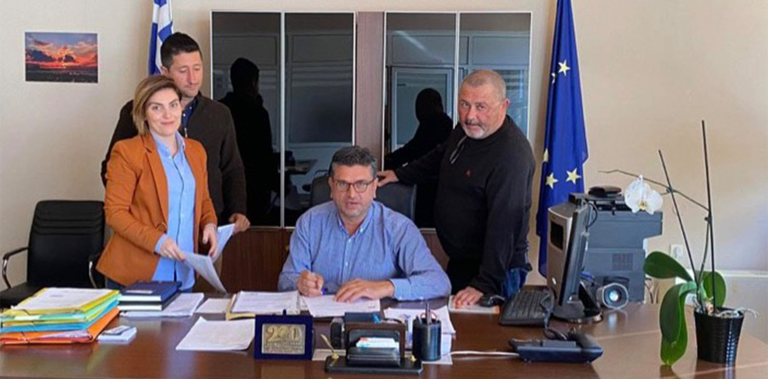 Δήμος Ανδραβίδας-Κυλλήνης: Υπεγράφη η σύμβαση για πέντε νέες παιδικές χαρές και ένα υπαίθριο γυμναστήριο