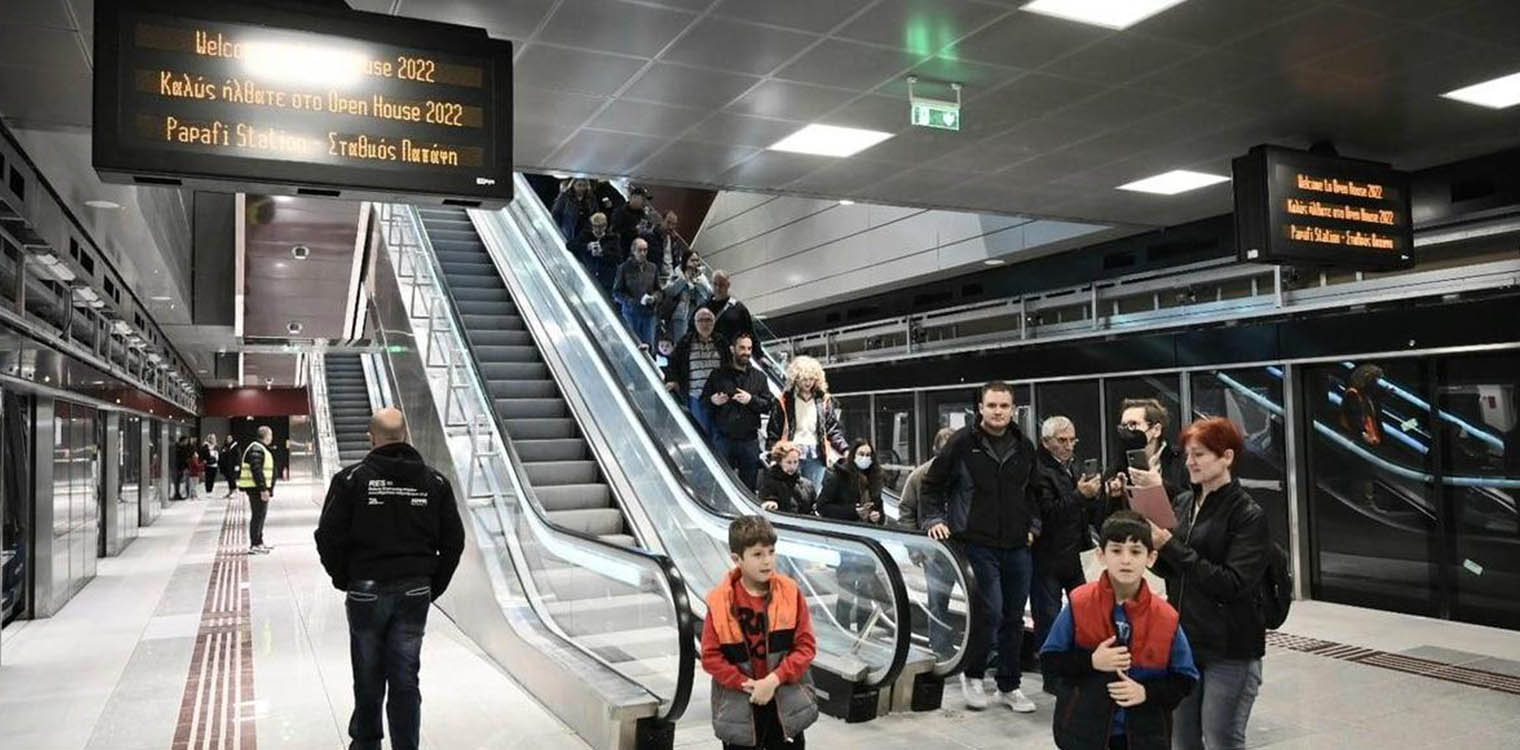 Μετρό Θεσσαλονίκης: Κοσμοσυρροή και έκπληξη έξω από τον συρμό για την πρώτη ξενάγηση - Πόσο θα κοστίζει το εισιτήριο (photos)