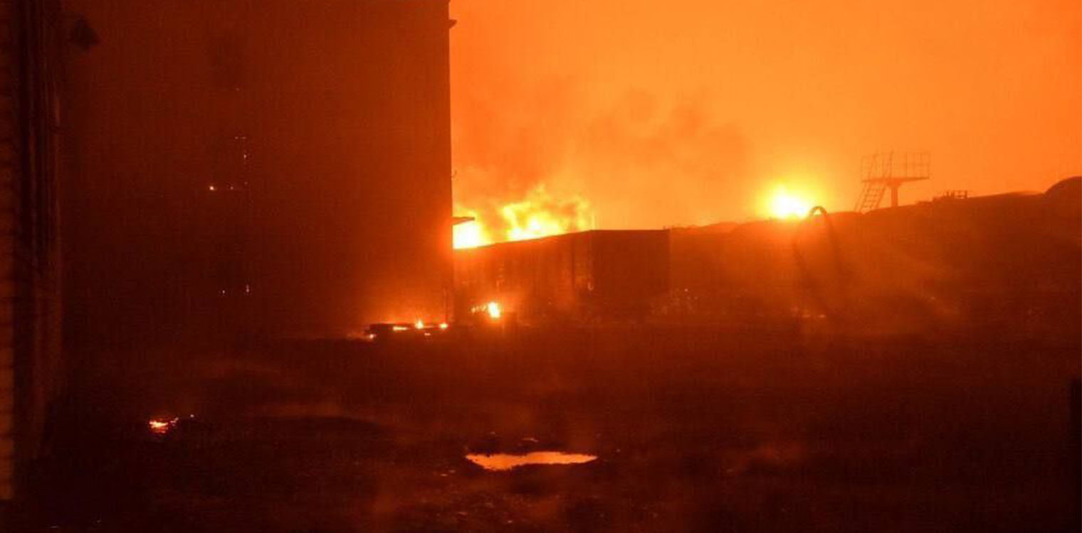 Πόλεμος στην Ουκρανία: Πυραυλικά πλήγματα σε χώρο αποθήκευσης καυσίμων στο Ντονμπάς (video)