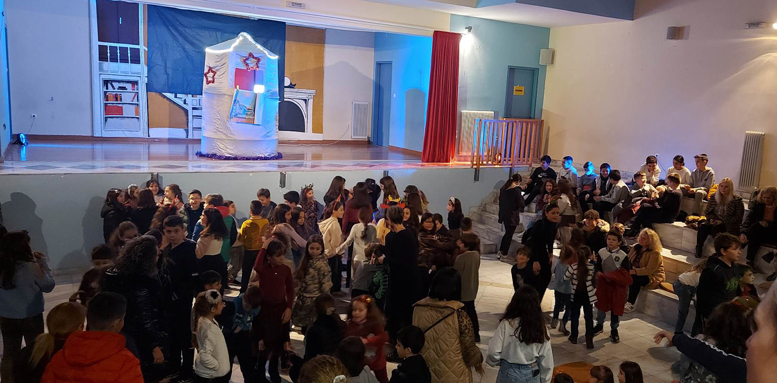 6ο Δημοτικό σχολείο Πύργου: Μια χαρούμενη Χριστουγεννιάτικη γιορτή