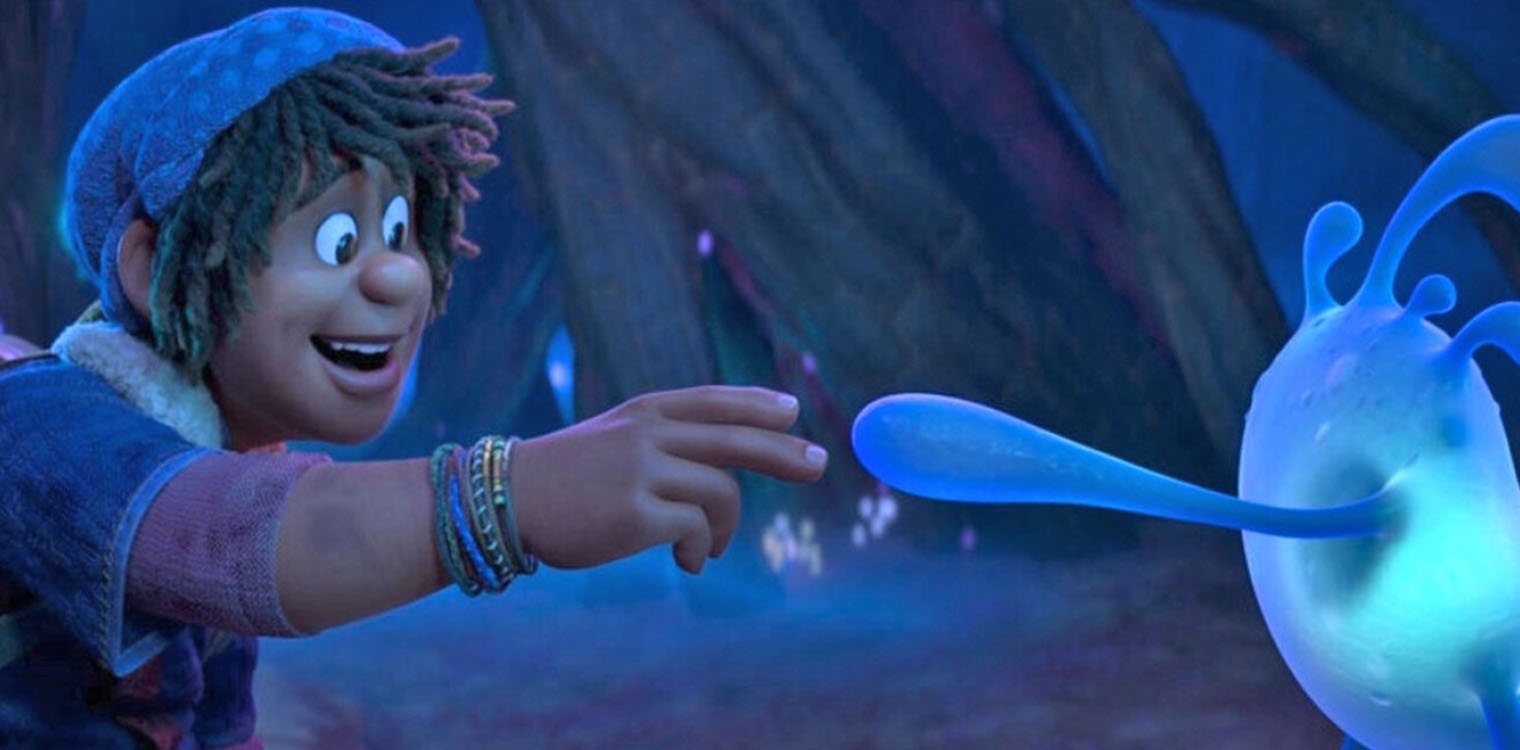 Disney: Πώς προετοίμασε το κοινό για τον πρώτο γκέι πρωταγωνιστή της