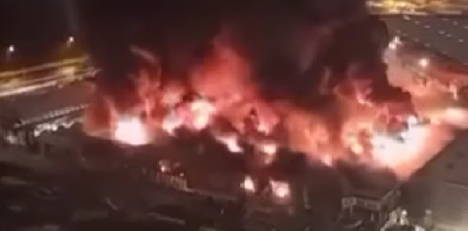 Ρωσία: Ένας νεκρός από μεγάλη φωτιά σε εμπορικό κέντρο 7.000 τ.μ.