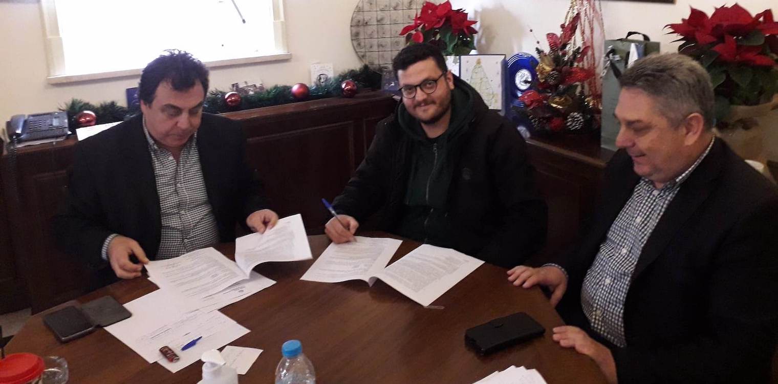 Δήμος Πύργου: Υπεγράφη η σύμβαση για έργο οδοποιίας με ασφαλτοστρώσεις στις Κοινότητες Κατσαρού και Αγίων Αποστόλων
