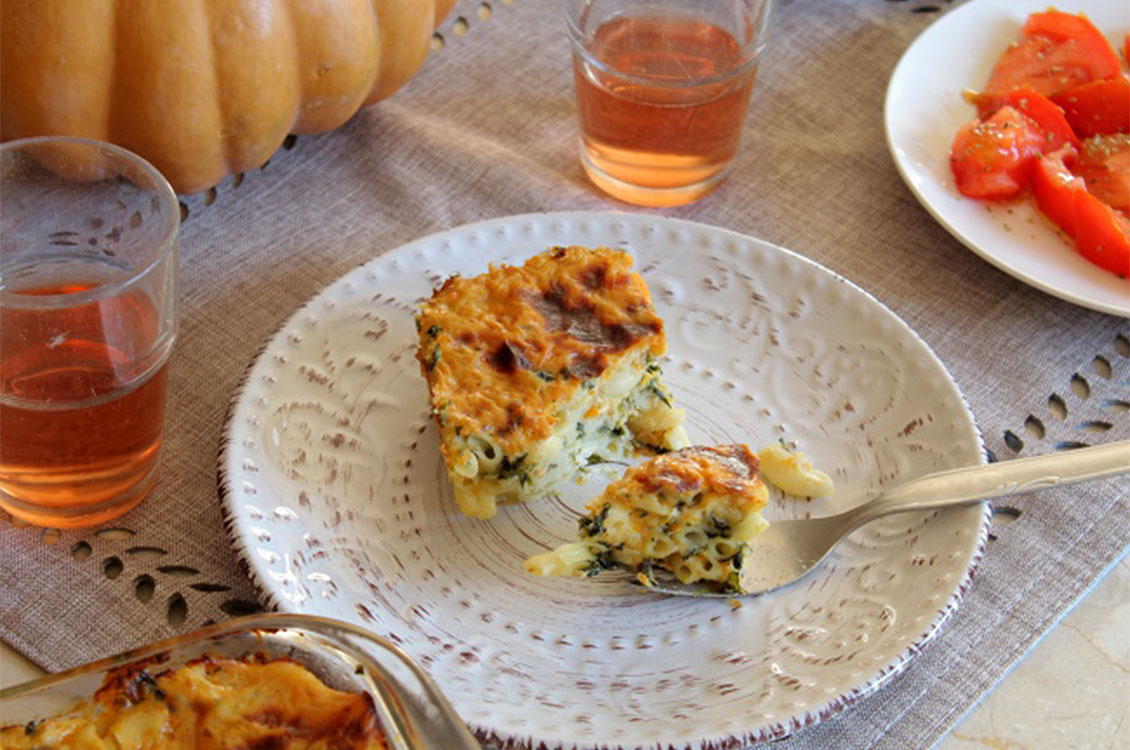 Mac 'n' cheese με σπανάκι και μπεσαμέλ κολοκύθας