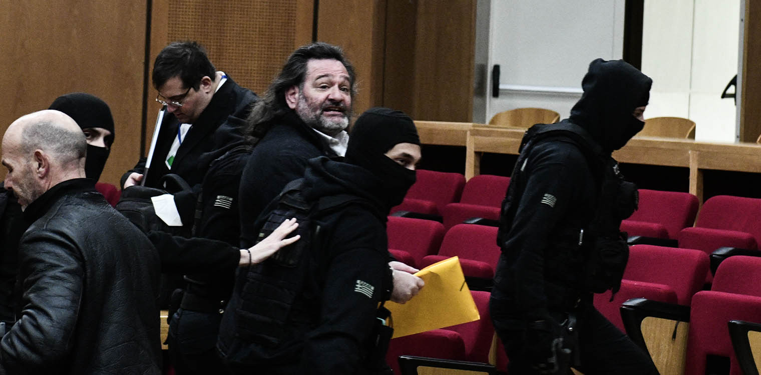 Δίκη Χρυσής Αυγής: Εκτός ελέγχου ο Γιάννης Λαγός - Στις 18/1 καταθέτει η σύντροφος του Φύσσα
