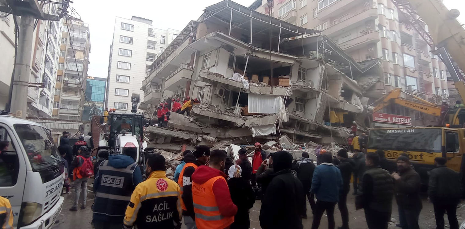 Σεισμός στην Τουρκία: Πλησιάζουν τους 12.000 οι νεκροί από τα 7,8 Ρίχτερ (video)