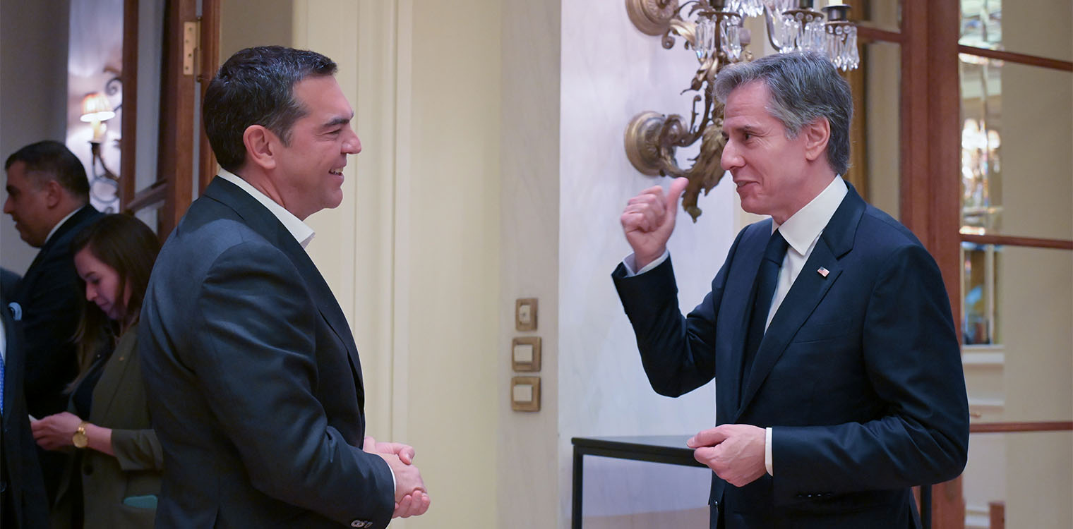Τσίπρας σε Μπλίνκεν: Η Ελλάδα να συνεισφέρει στην Ουκρανία χωρίς αποστολή όπλων και μάλιστα από τα νησιά της