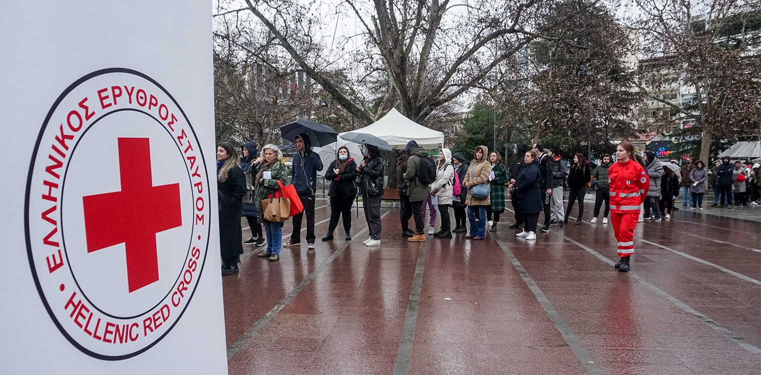 Τέμπη: Αχτίδα ελπίδας μέσα στην τραγωδία - 8.5000 φιάλες αίμα μέσα σε δύο ημέρες για τους τραυματίες