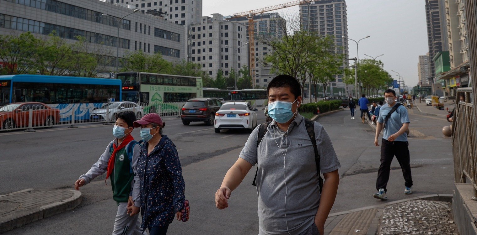 Μετά από 20 χρόνια, το Πεκίνο καταγράφει την πρώτη μείωση του πληθυσμού του λόγω θανάτων