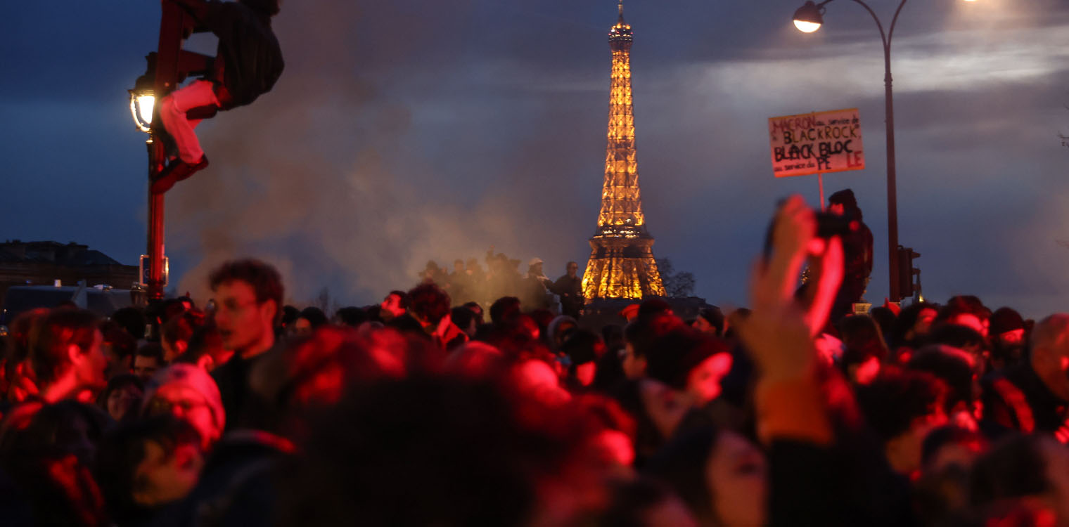 Ιστορικές διαδηλώσεις στη Γαλλία με τον Μακρόν στο επίκεντρο της δυσαρέσκειας - Εκατομμύρια στους δρόμους για το συνταξιοδοτικό