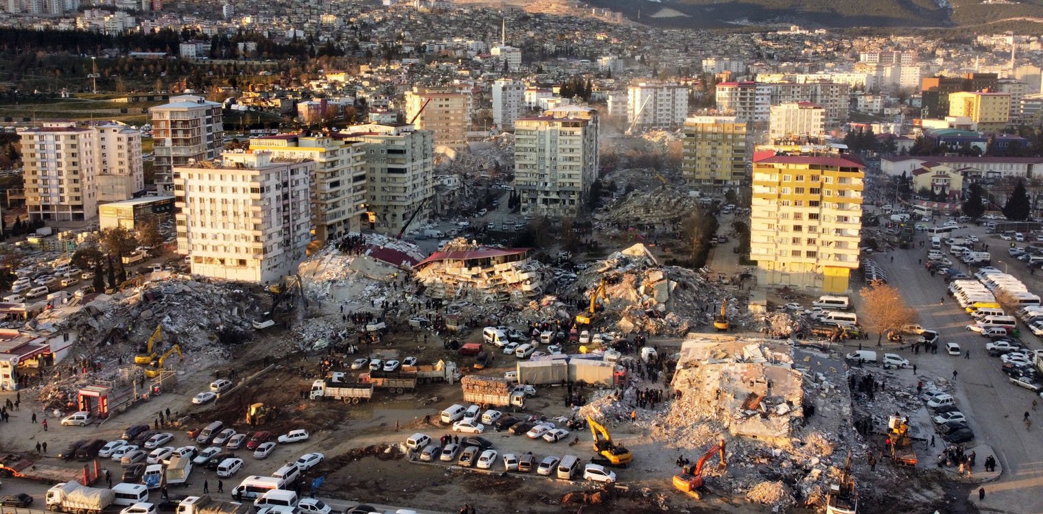 Τουρκία: Ο Ερντογάν υπόσχεται ότι οι πόλεις θα ξαναχτιστούν μέσα σε έναν χρόνο - Αισιόδοξος για νίκη ο Ιμάμογλου