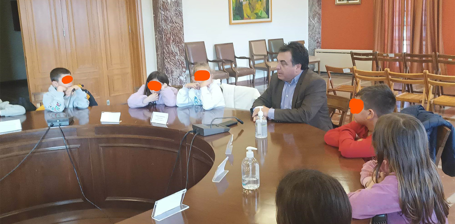 Μαθητές και εκπαιδευτικοί της Β’ τάξης του 7ου Δημοτικού σχολείου επισκέφτηκαν το Λάτσειο Δημοτικό Μέγαρο