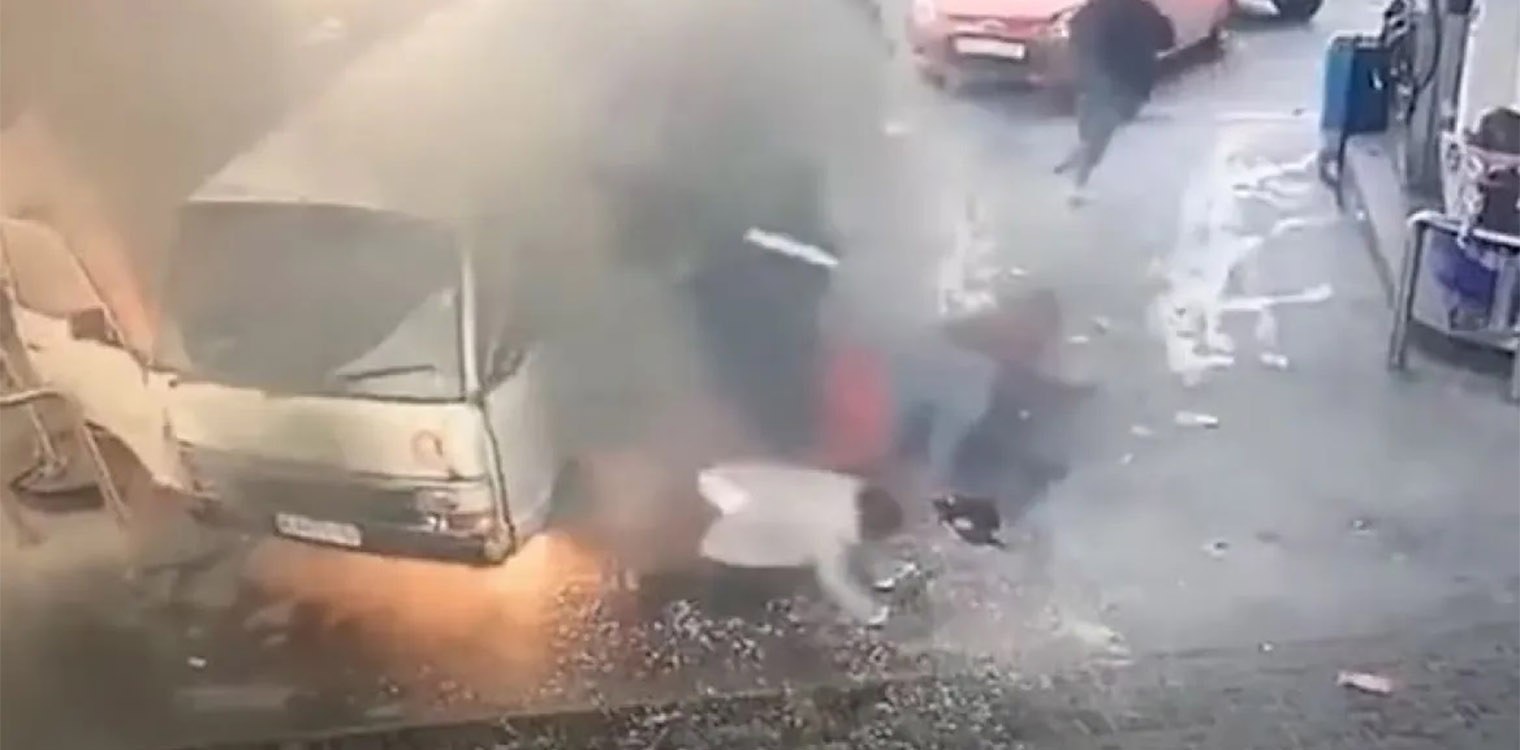 Νότια Αφρική: Βανάκι έπιασε φωτιά σε βενζινάδικο - Βγήκαν από μέσα 13 άτομα