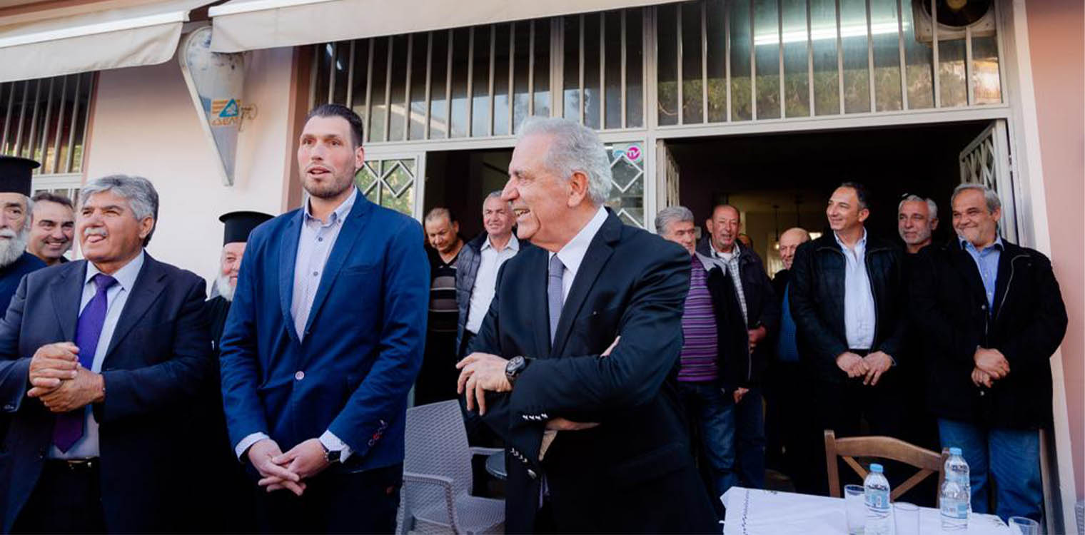 Ενθουσιώδης και συγκινητική υποδοχή του Δ. Αβραμόπουλου στο Αυγείο