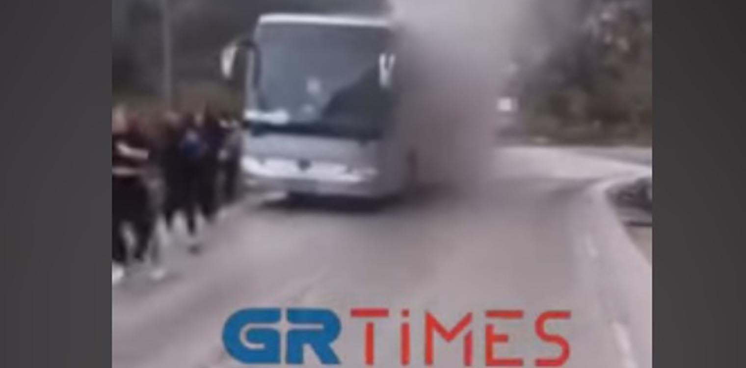 Μέτσοβο: Βίντεο από τη φωτιά που ξέσπασε σε λεωφορείο με 52 μαθητές - Μαθήτρια την αντελήφθη πρώτη