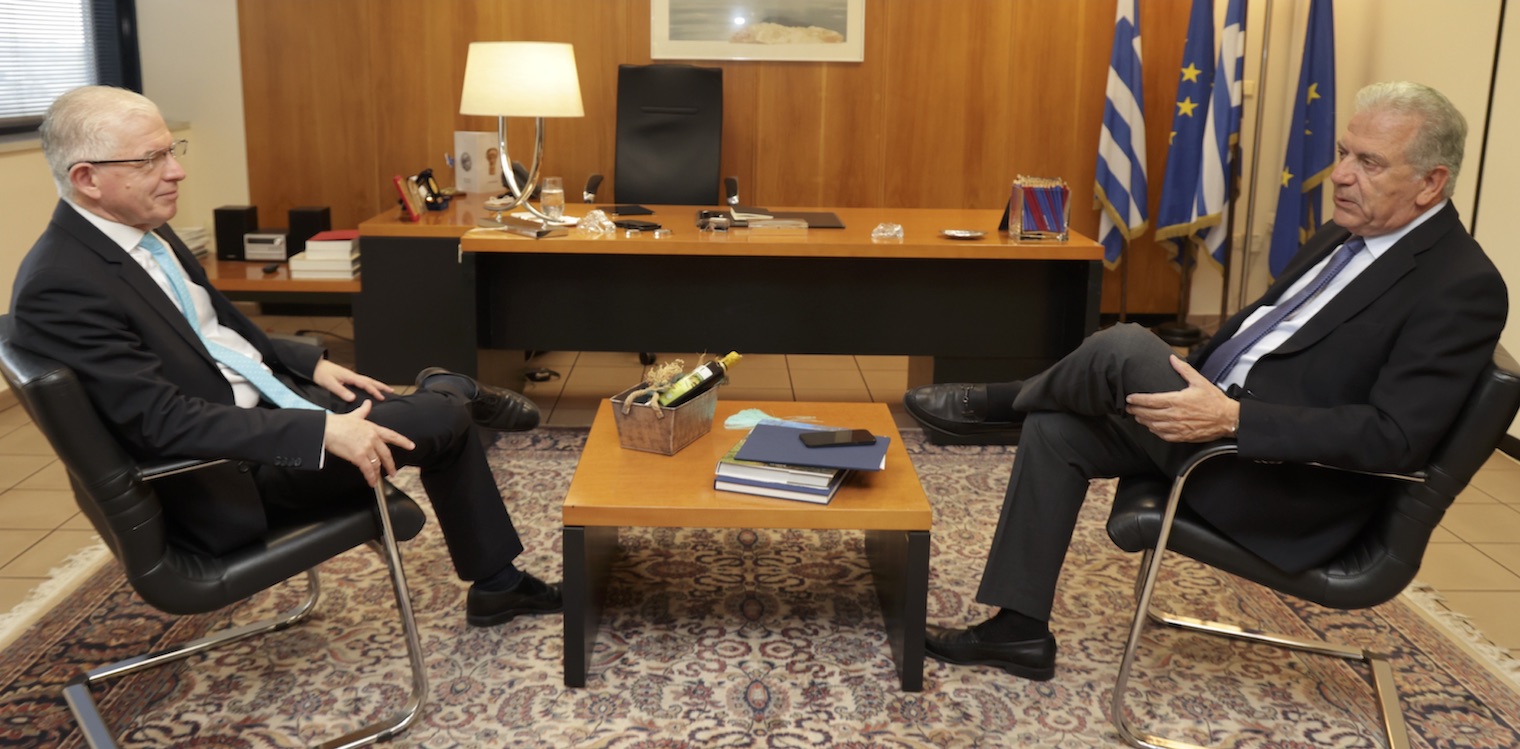 Συνάντηση Δ. Αβραμόπουλου με Αν. Λυκουρέντζο για καταστροφές από χαλάζι