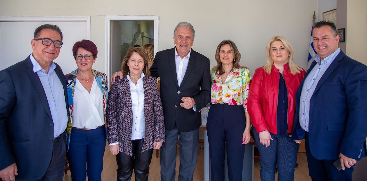 Επίσκεψη του Δημήτρη Αβραμόπουλου στη Ζαχάρω