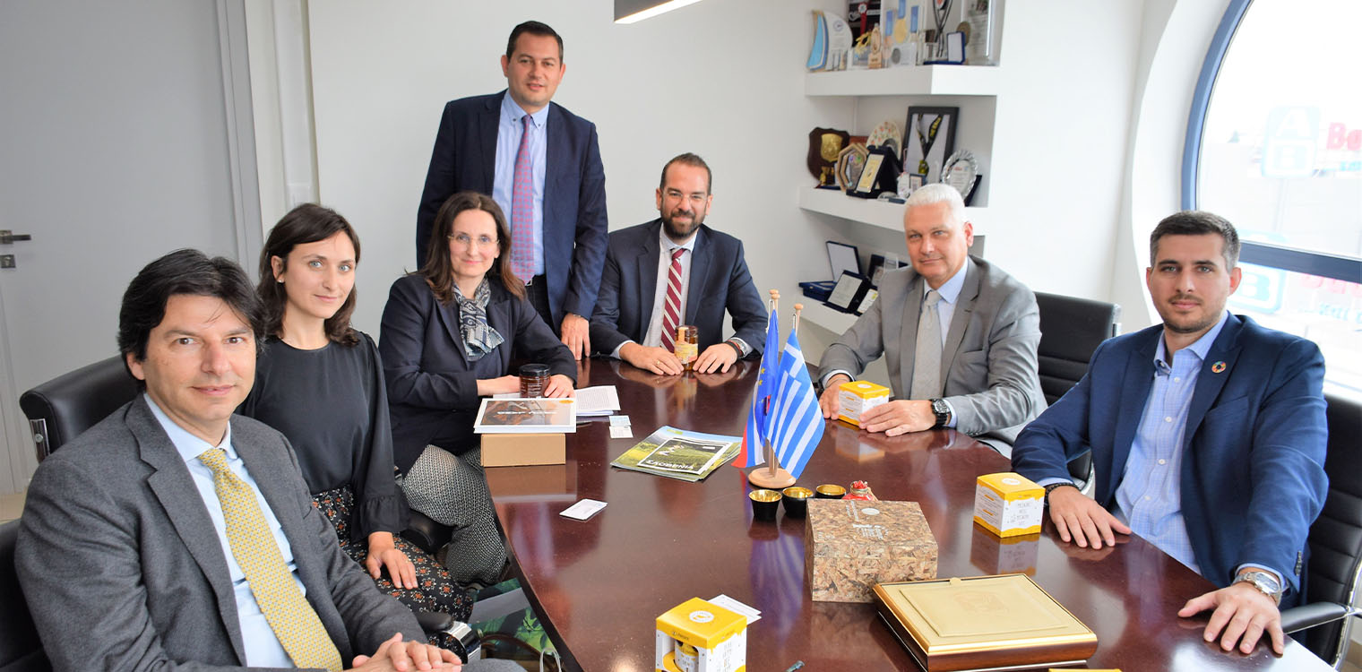 Συνάντηση του Νεκτάριου Φαρμάκη με την Πρέσβη της Σλοβενίας στην Ελλάδα