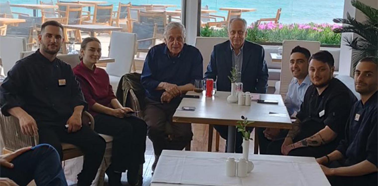 Με εργαζόμενους στον τουρισμό συναντήθηκε ο Νίκος Καλάκος