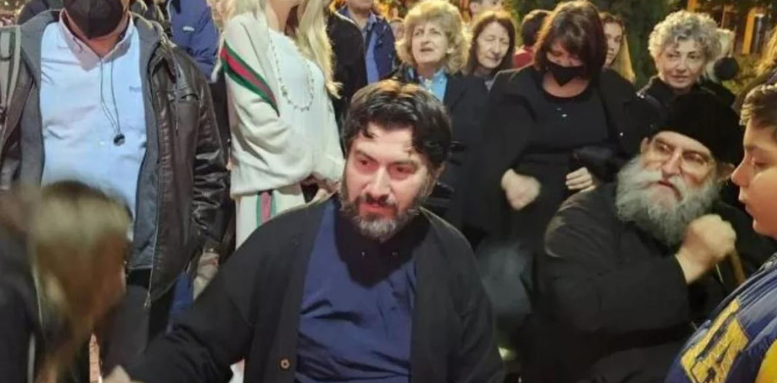 Πάτερ Αντώνιος: Στη Μητρόπολη για να προσκυνήσει την εικόνα «Άξιον Εστί»