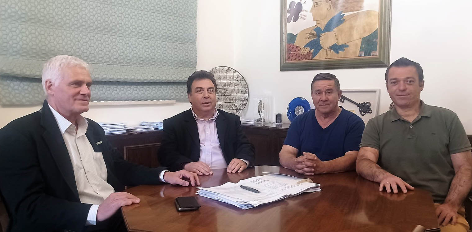 Συνάντηση του Δημάρχου Πύργου Παν. Αντωνακόπουλου με τον Γιάννη Τσιρώνη των Οικολόγων Πράσινων