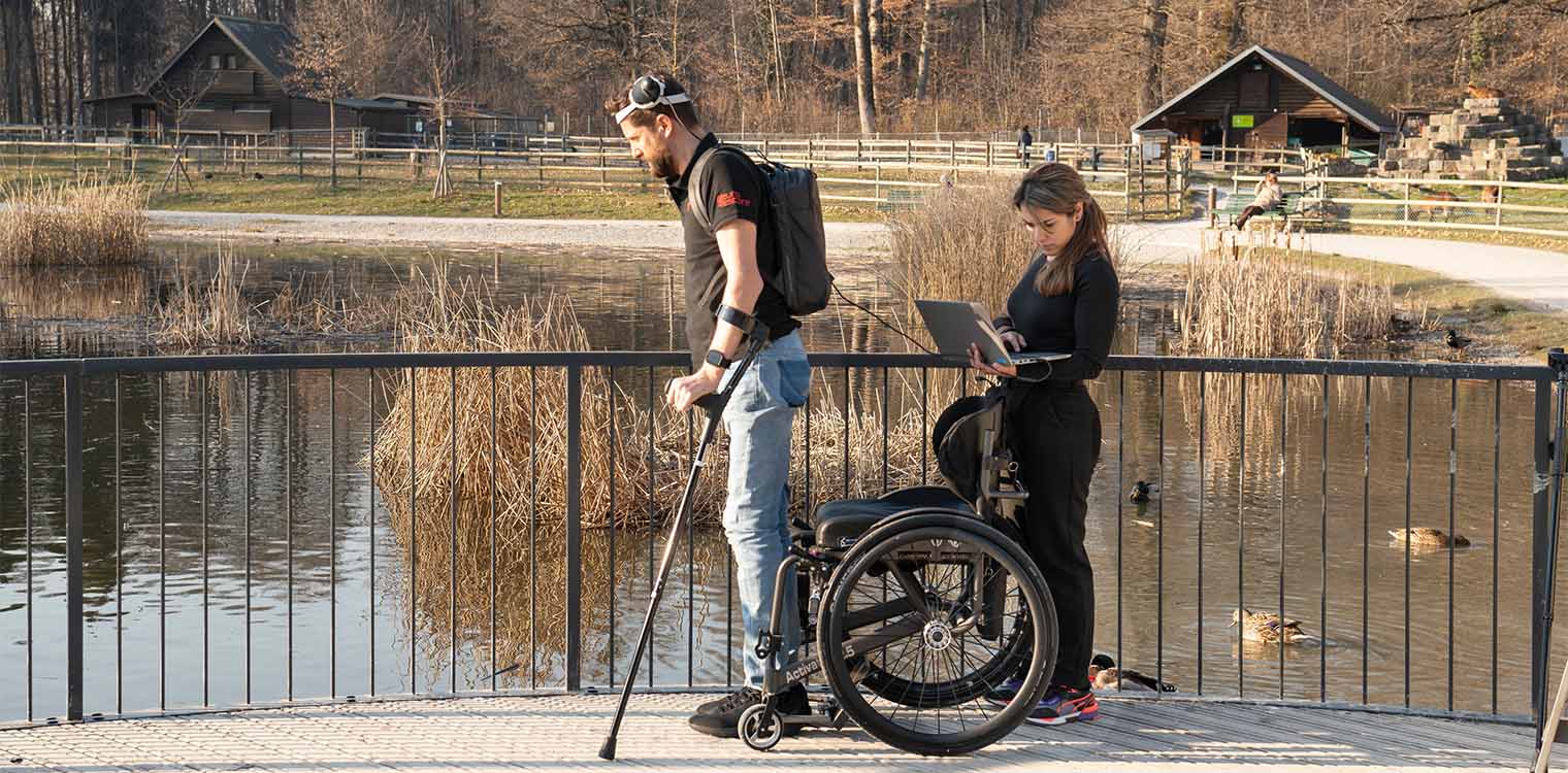 Επιστήμη: Εμφύτευμα βοηθά ασθενή με παράλυση να περπατήσει