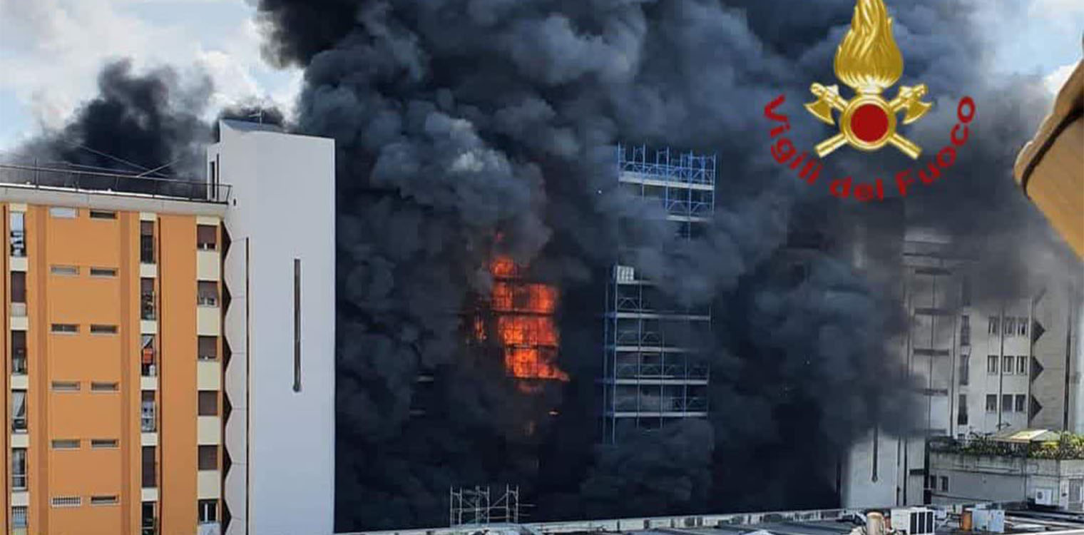 Ιταλία: Στις φλόγες επταώροφο κτίριο μετά από έκρηξη στο κέντρο της Ρώμης - Μια νεκρή και τουλάχιστον 17 τραυματίες
